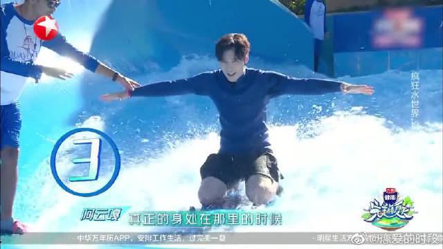 好甜马丁内利女友晒自拍,开云晒身穿你厂logo上衣